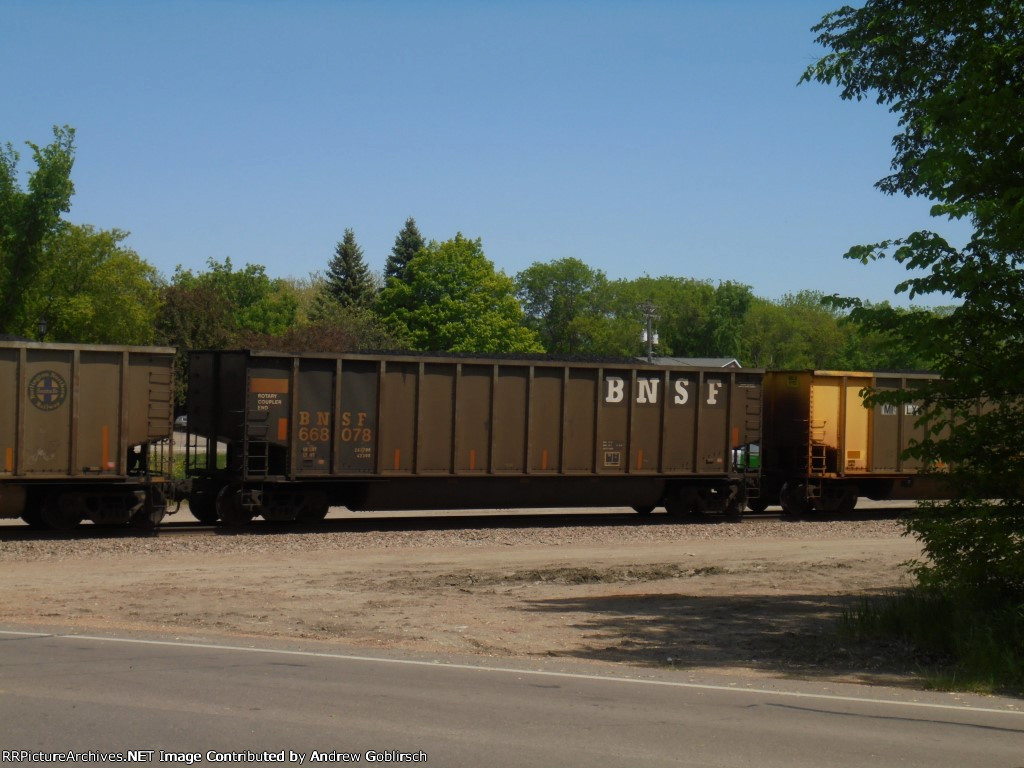 BNSF 668078 loaded Coal